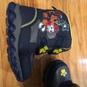 Toddler boys snow boots size 8